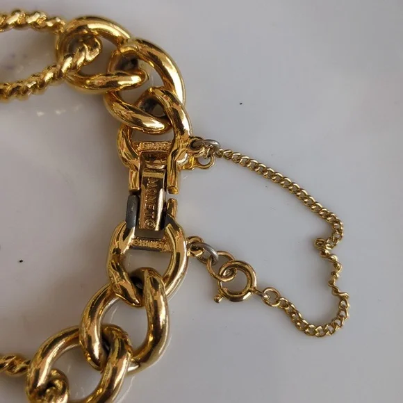 Monet‎ Gold Plated Bracelet - Picture 4 of 6